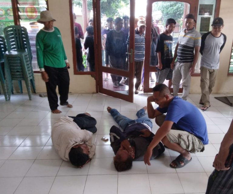 Dua Terduga Pencurian di Cempokomulyo Babak Belur Dihajar Massa