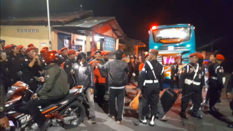 530 Anggota Satgas PDIP Banyumas Diberangkatkan Ke Semarang Ikuti Kampanye Akbar Ganjar- Mahfud